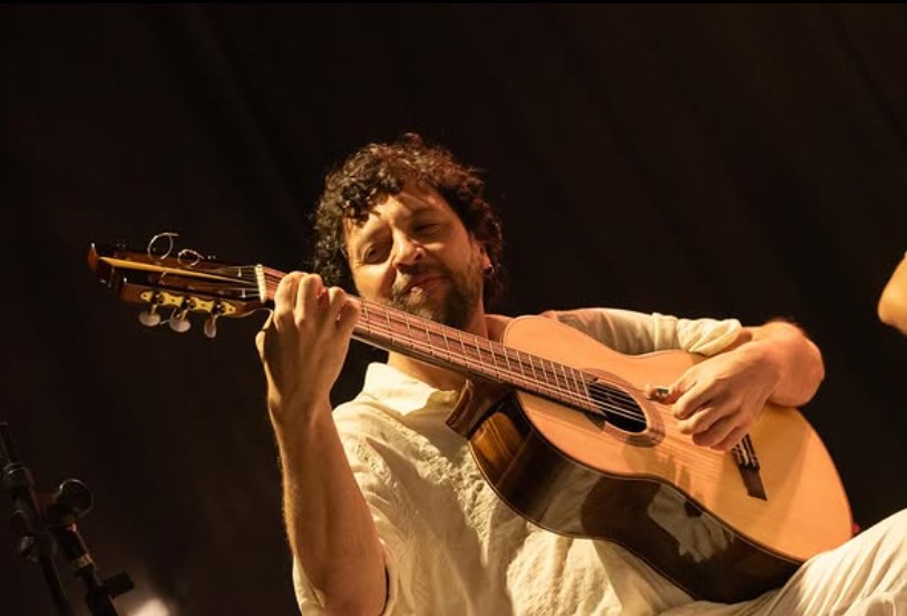 Raphael Galcer revisita 20 anos de carreira em apresentação no projeto Terças Sonoras