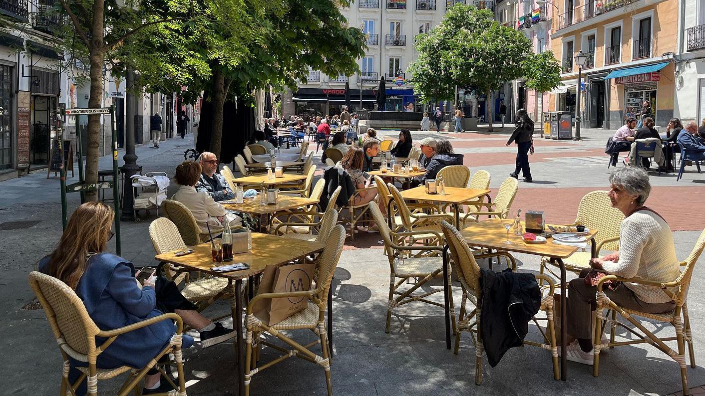 Cafés na Espanha adotam cobrança por tempo de permanência