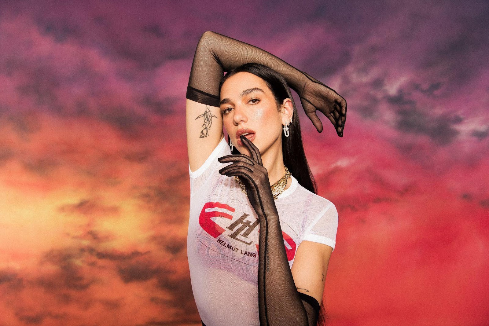 DL4 a caminho: Dua Lipa inicia produção de seu próximo disco