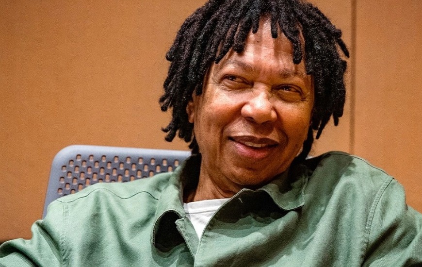 Djavan anuncia novo álbum com faixas inéditas e turnê de 50 anos de carreira