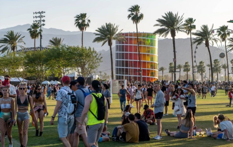 Coachella anuncia line-up de 2026 com Justin Bieber e Sabrina Carpenter - Galeria 1 - Imagem 1