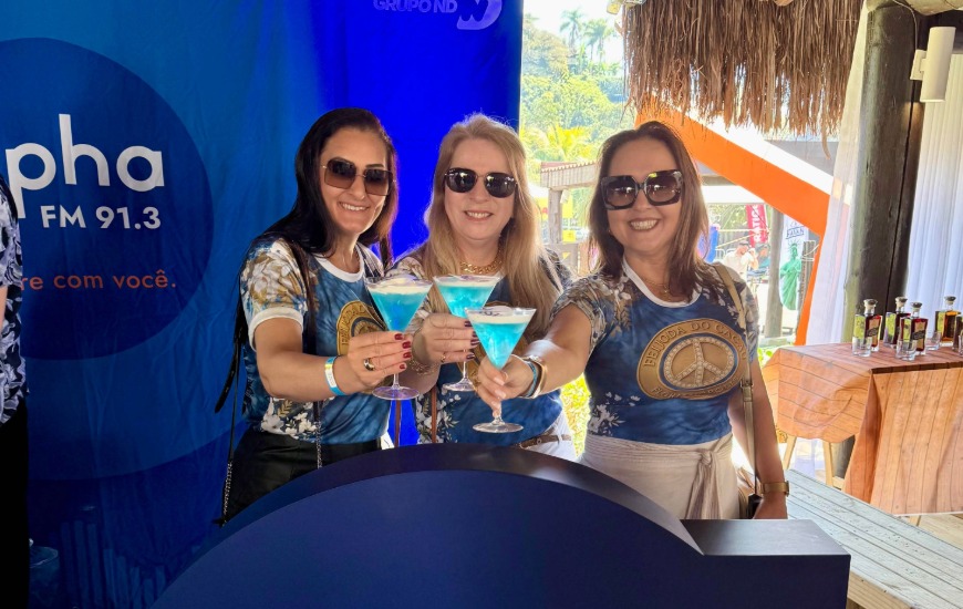 Rádio Alpha marca presença pela primeira vez na Feijoada do Cacau com welcome drink exclusivo