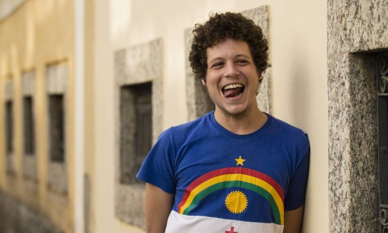Chico Chico anuncia turnê ‘Let It Burn / Deixa Arder!’ com shows por todo o Brasil - Galeria 1 - Imagem 1