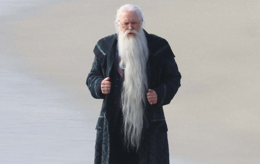 John Lithgow aparece como Dumbledore nas gravações da nova série de Harry Potter