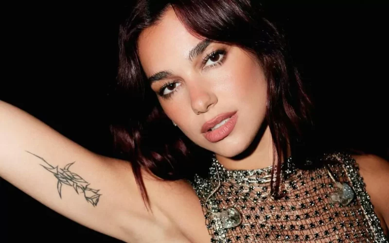 Dua Lipa comenta tradição de covers e promete surpresa em português nos shows no Brasil - Galeria 1 - Imagem 1