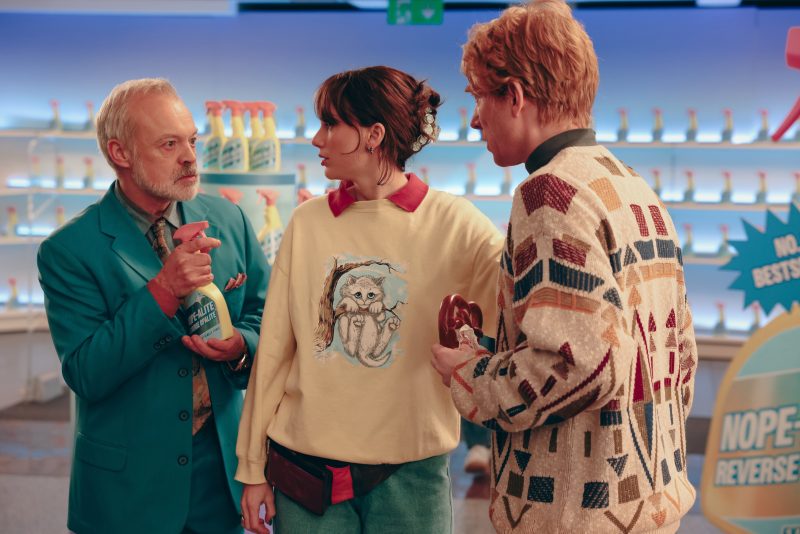 “Opalite”: Taylor Swift aposta no passado e reúne elenco de peso em novo clipe - Galeria 1 - Imagem 1
