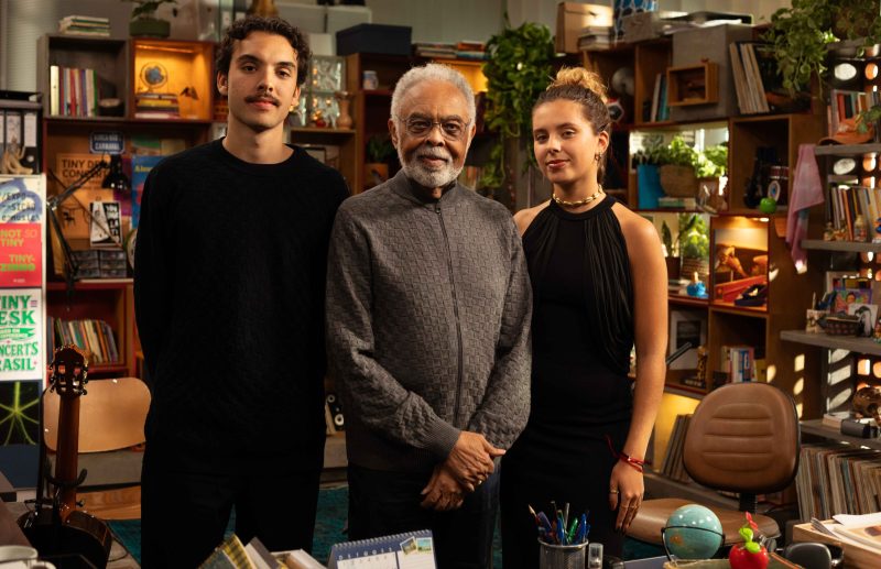 Gilberto Gil canta com Bento e Flor Gil no Tiny Desk Brasil - Galeria 1 - Imagem 1