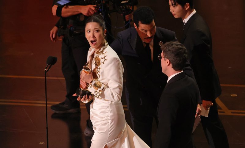  “Golden”, de Guerreiras do K-Pop, vence Melhor Canção Original no Oscar 2026 - Galeria 1 - Imagem 3