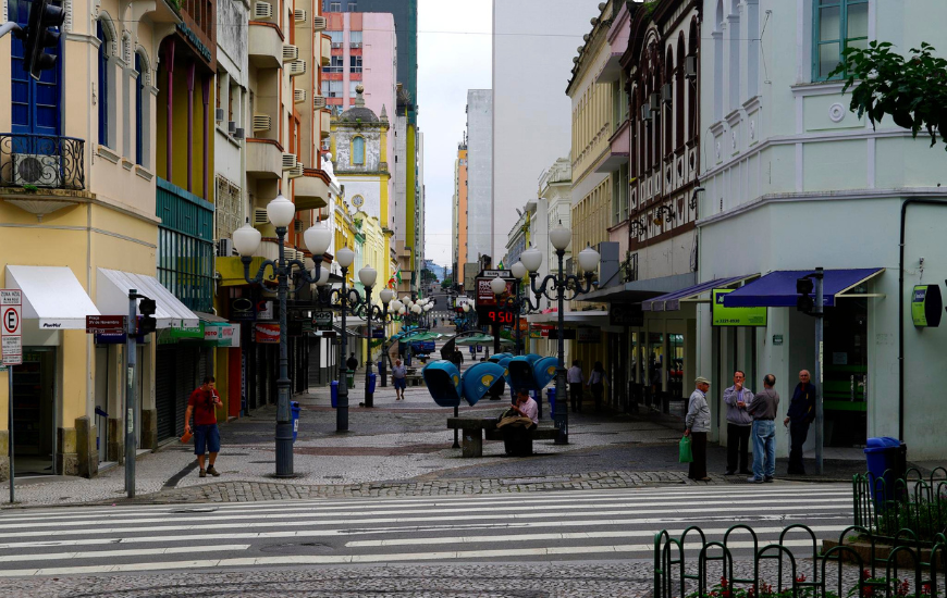 Memórias Urbanas celebra 50 anos do calçadão da Felipe Schmidt com música e exibição