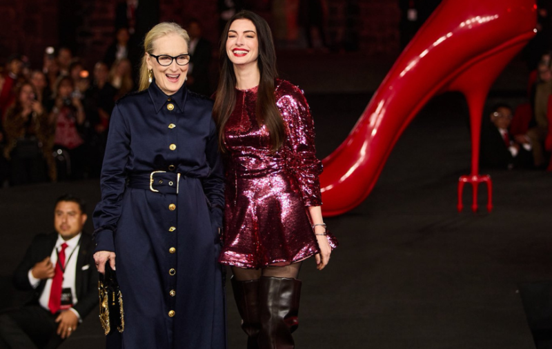 O Diabo Veste Prada 2: Anne Hathaway e Meryl Streep iniciam turnê de divulgação - Galeria 1 - Imagem 1