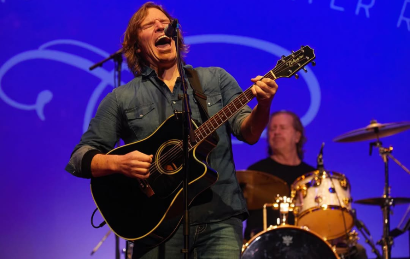 (Resultado) 1 ano Rádio Alpha Floripa: concorra a ingressos para o Revisiting Creedence - Galeria 1 - Imagem 2