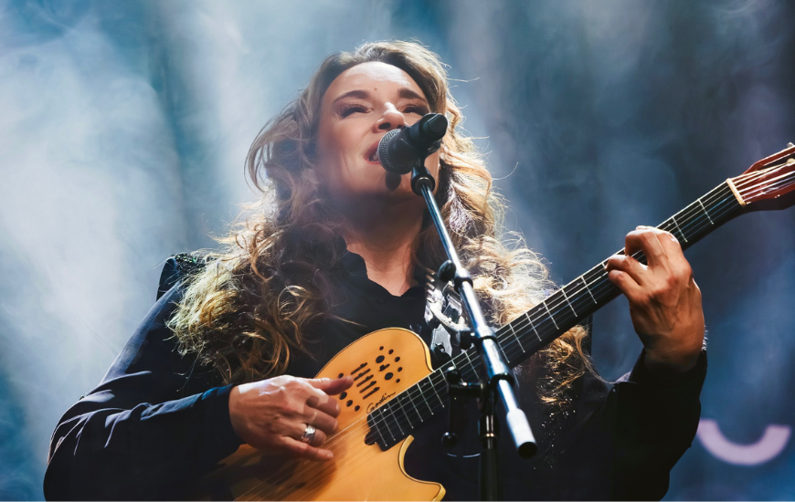 Playlist meu combustível: as melhores músicas de Ana Carolina para ouvir na viagem