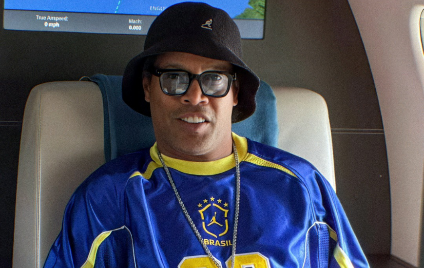 Ronaldinho abre gravadora e anuncia álbum inspirado na Copa do Mundo