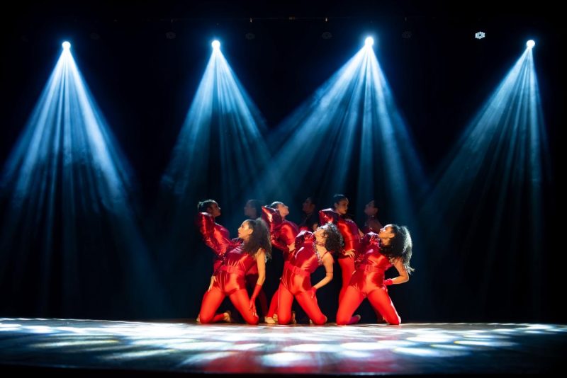 Mais de 500 bailarinos participam da 1ª Mostra Municipal de Dança em São José - Galeria 1 - Imagem 1