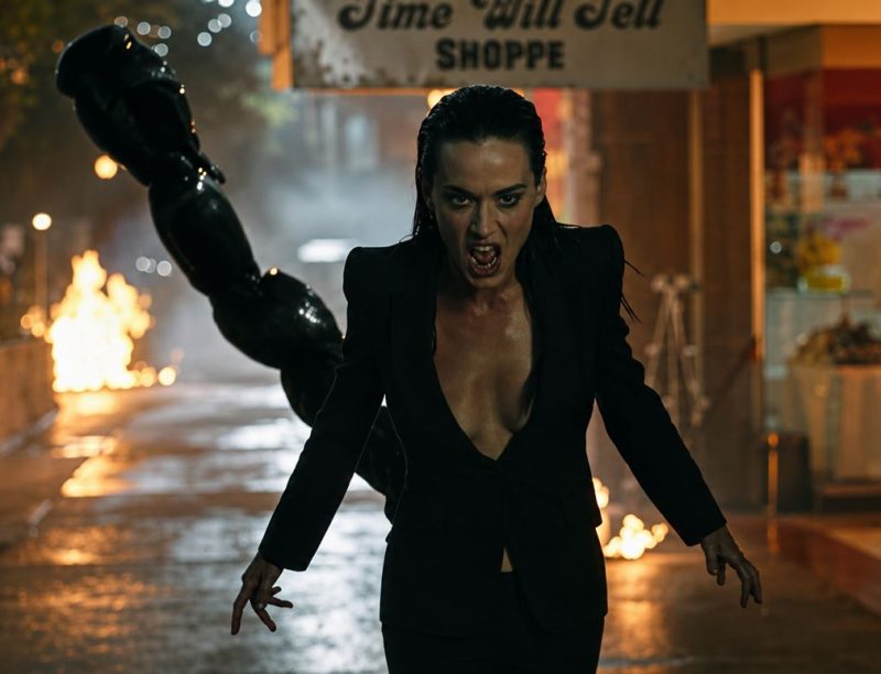 Katy Perry apresenta nova fase com “Watch It Burn”, single sobre recomeços e transformação - Galeria 1 - Imagem 4