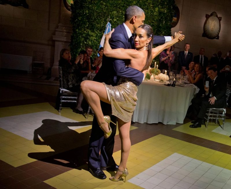 Tango com Obama e recorde no Guinness: conheça Mora Godoy, que se apresenta na Grande Florianópolis - Galeria 1 - Imagem 1