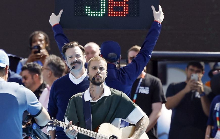 Quem é Ted Lasso? Conheça o personagem que entrou em campo na final da Copa