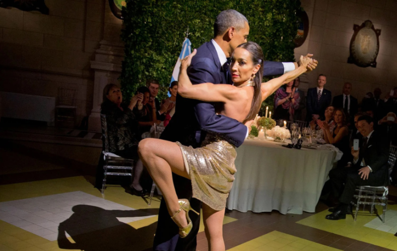 Tango com Obama e recorde no Guinness: conheça Mora Godoy, que se apresenta na Grande Florianópolis - Galeria 1 - Imagem 2