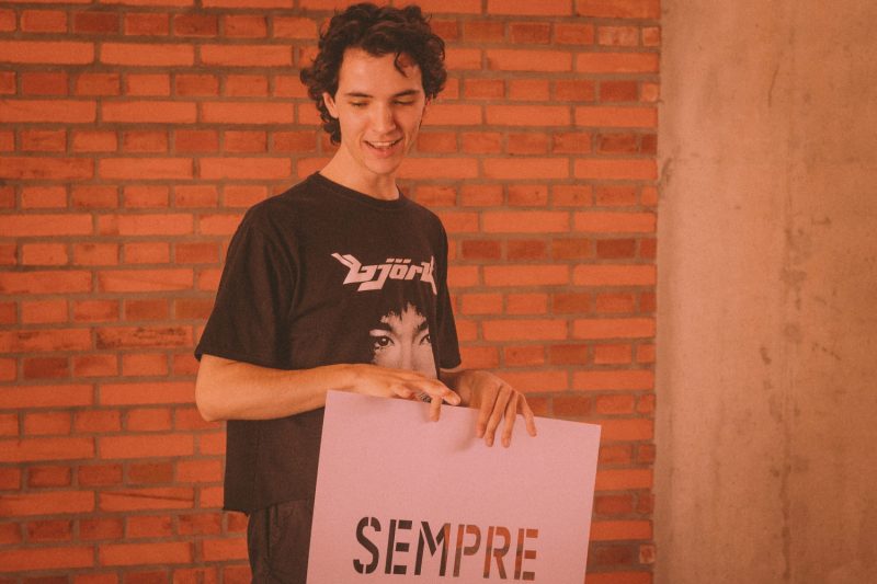 Da sala de aula para a galeria: Guilherme Bruschi estreia exposição individual em Florianópolis - Galeria 1 - Imagem 2