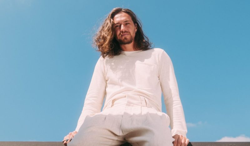 Vitor Kley completa 32 anos; relembre 6 hits do cantor - Galeria 1 - Imagem 1