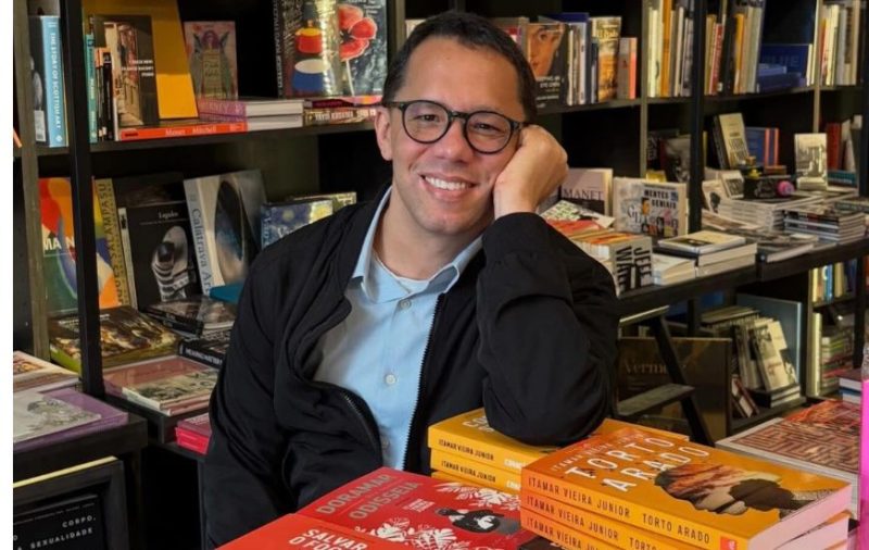 Ponte de Palavras: Florianópolis recebe encontro literário inédito com Itamar Vieira Junior, Agualusa e mais de 50 convidados - Galeria 1 - Imagem 2