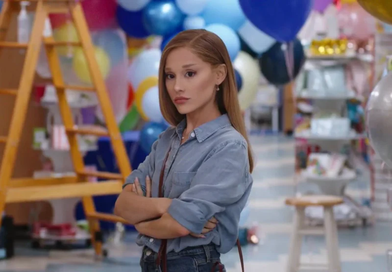 Entrando Numa Grande Fria: Ariana Grande aparece em novas imagens de comédia com Ben Stiller e Robert De Niro - Galeria 1 - Imagem 2
