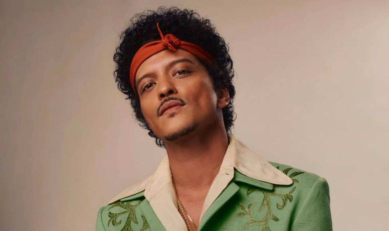 Bruno Mars completa 41 anos: relembre faixas marcantes do artista