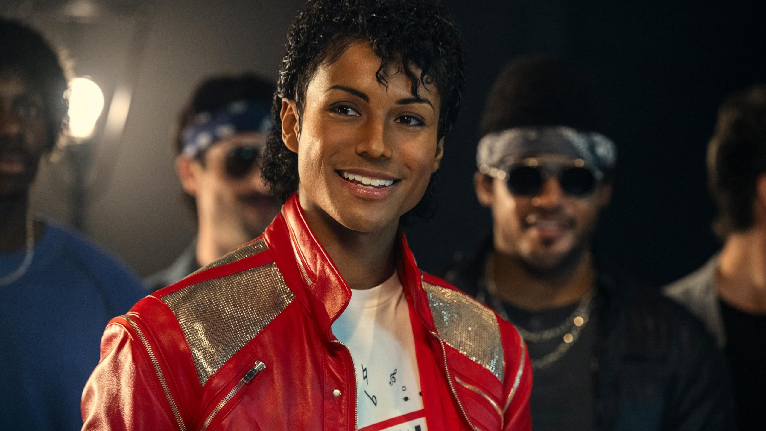 “Michael” buscará indicação como drama no Globo de Ouro: relembre cinco músicas marcantes do astro presentes no filme